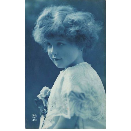 n°25750 - Enfant - Jeune fille de profil tenant une rose