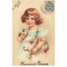 n°25770 - Carte Gaufrée - Heureuses Pâques - Fillette portant un poussin, câlinant un mouton