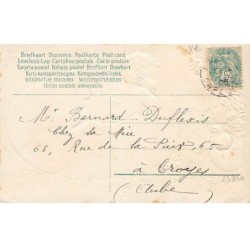 n°25860 - Carte Gaufrée - Joyeuses Pâques - Bébé dans un oeuf près d'un poussin et d'une poule