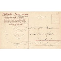 n°25889 - Carte Gaufrée - Naissance - Anges décorant le berceau d'un bébé