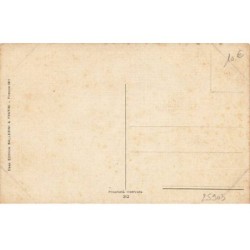 n°25903 - Style Chiostri - Pierrot à genoux devant une jeune femme, et lui offrant un coeur