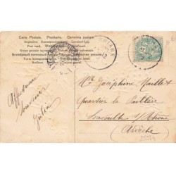 n°25924 - Carte Gaufrée - Joyeux Noël - Ange apportant des jouets, près d'un sapin