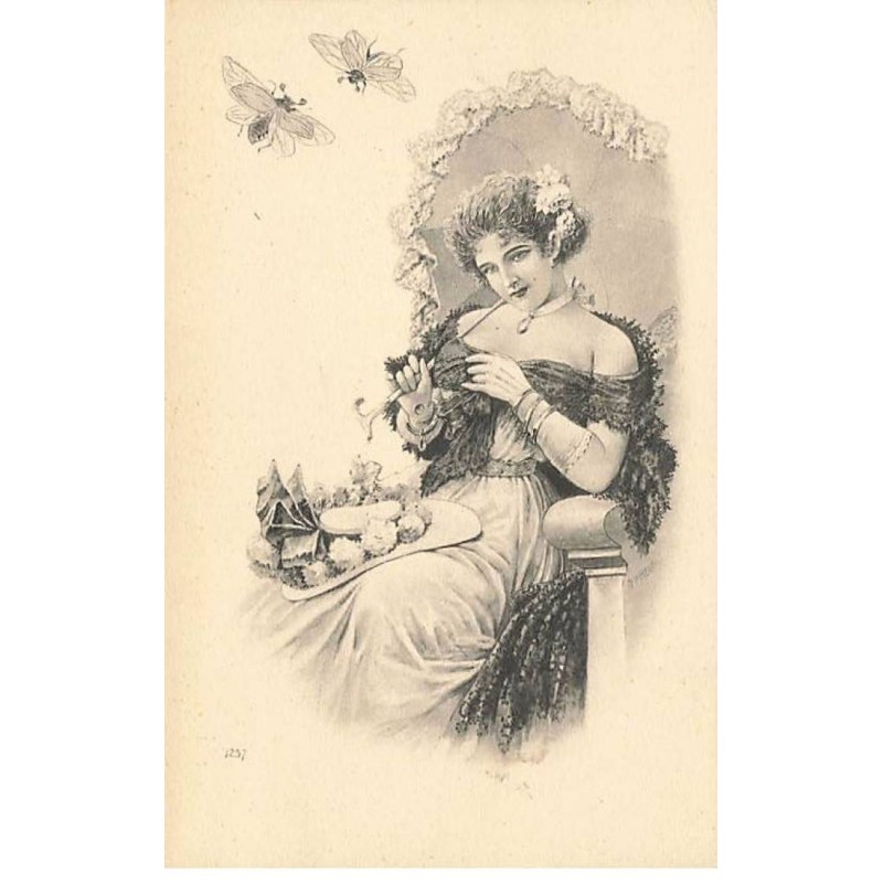 n°25948 - Fantaisie - Femme avec une Canne Assise - Hannetons