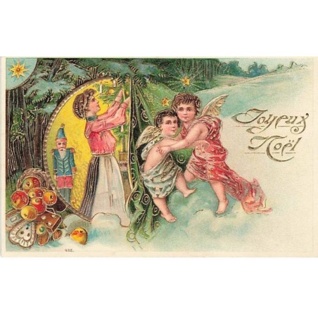 n°25969 - Carte Gaufrée - Joyeux Noël - Deux anges, et une femme décorant un sapin