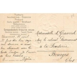 n°25977 - Carte Gaufrée - Joyeuses Pâques - Couple de hollandais assis sur un banc, près de poussins