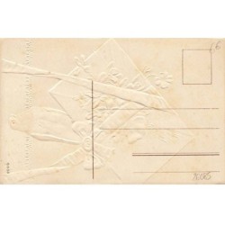 n°26085 - Carte Gaufrée - Hirondelle sur une enveloppe décorée de violettes