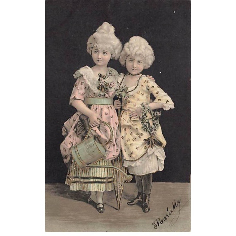 n°26147 - Fantaisie - Deux jeunes filles avec des fleurs, et une tenant un arrosoir