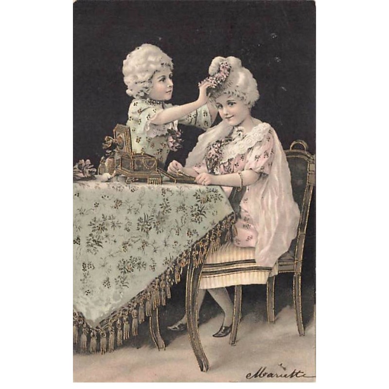 n°26149 - Fantaisie - Deux jeunes filles, l'une coiffant l'autre