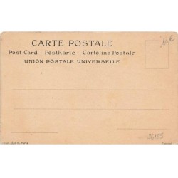 n°26155 - Fantaisie - Femme portant un manteau en fourrure