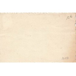 n°26158 - Carte Peinte à la Main - Femme portant un manteau et un chapeau noir - Mode