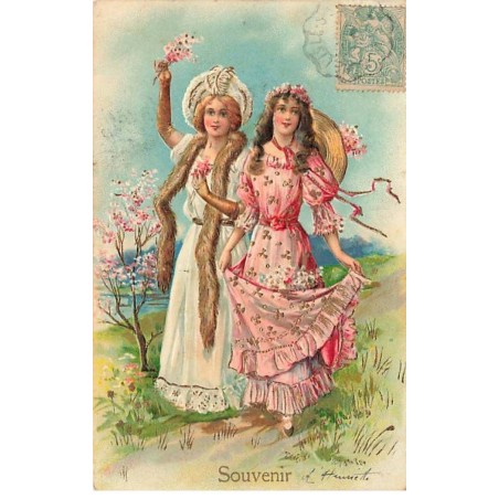n°26197 - Carte Gaufrée - Fantaisie - Souvenir - Deux femmes se promenant, l'une portant un boa en fourrure