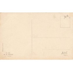 n°26205 - Fantaisie - MM Vienne n°633 - Jeune femme tenant des chrysanthèmes