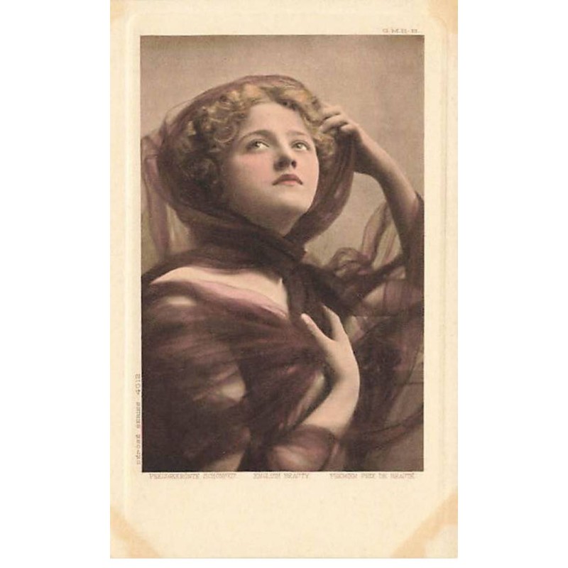 n°26326 - Fantaisie - English Beauty - Jeune femme portant un voile
