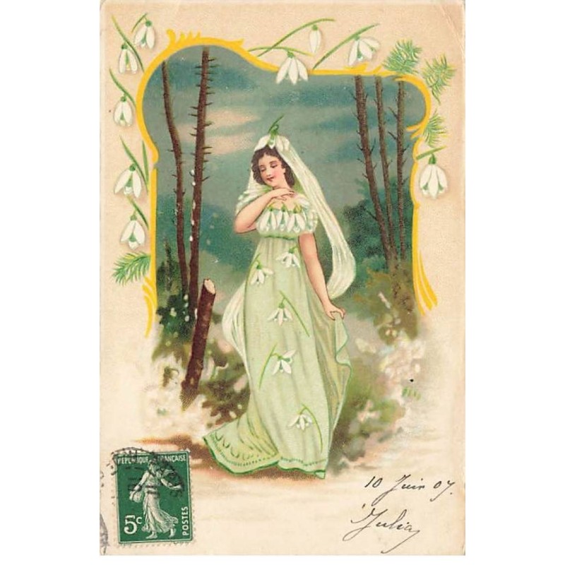 n°26368 - Fantaisie - Jeune femme portant une robe perce-neige