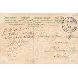n°26383 - Carte Gaufrée - Bonne Année - Jeune fille près d'une brouette remplie de violettes
