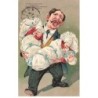 n°26582 - Carte Gaufrée - Serie 5677 - Hommes portant des bébés - Le sort est bien souvent récalcitrant