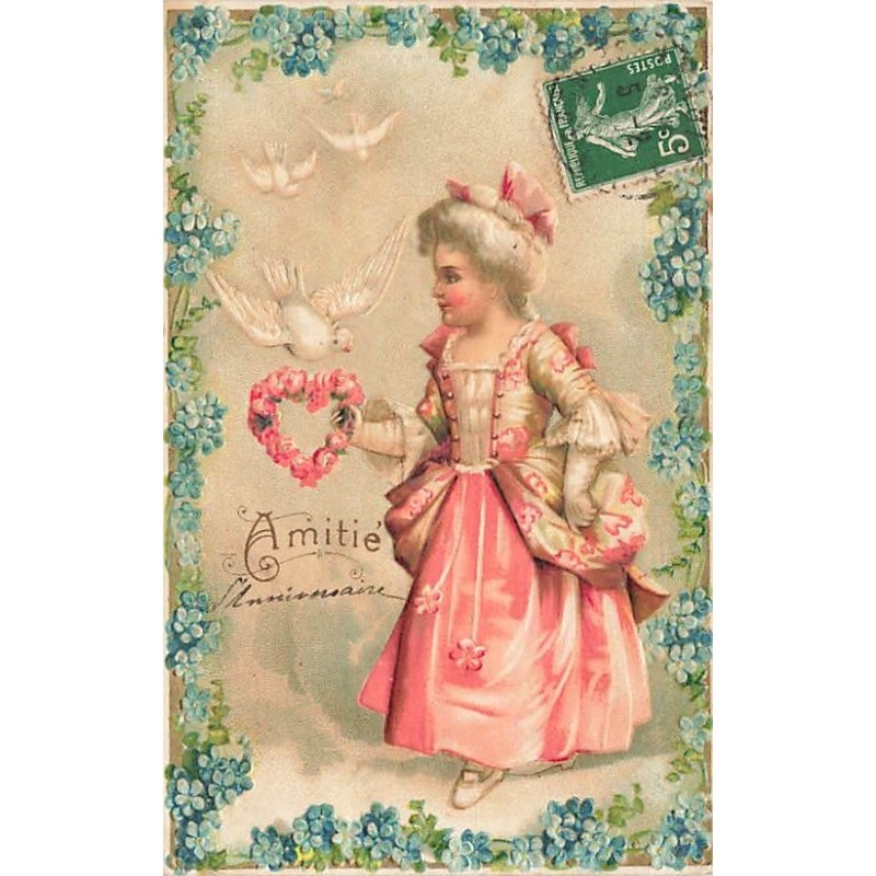 n°26631 - Carte Gaufrée - Clapsaddle - Amitié - Jeune fille montrant un coeur en roses à des colombes