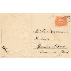 n°26723 - Carte Gaufrée - Bonne Année - Fillettte tenant des lettres, près de sacs noués avec des rubans rose