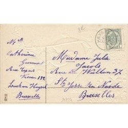 n°26724 - Carte Gaufrée - MSIB 13954 - Bonne Année - Jeune couple dans une voiture en forme de sabot
