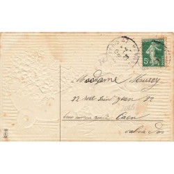 n°26865 - Carte Gaufrée - MSIB 13859 - Joyeuses Pâques - Fillette près d'un poussin, tirant un oeuf rempli de violettes