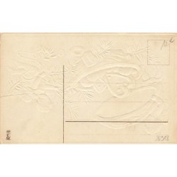 n°26918 - Carte Gaufrée - MSIB 13917 - Fröhliche Weihnachten - Anges ouvrant une noix remplie de pommes, et de coeur