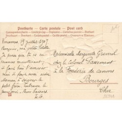n°26941 - Carte Gaufrée - Fantaisie - Garçon assis sur une barrière avec des lièvres