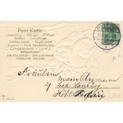 n°27013 - Carte Gaufrée - Serie 2157 - Fröhliche Ostern - Jeune femme admirant un oeuf avec un mouton
