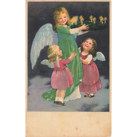 n°27046 - Flatscher - Anges, la plus grande portant une couronne de sapin décorée de bougies