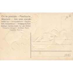n°27083 - Carte Gaufrée - Heureuses Pâques - Poussins habillés se promenant