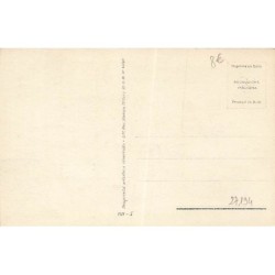 n°27194 - Fantaisie - Fillette boudant près d'une poupée assise dans l'herbe