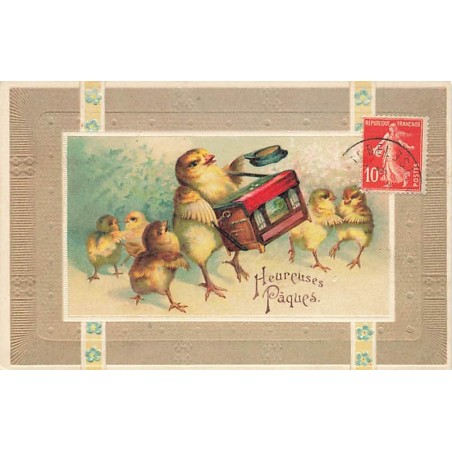 n°27220 - Carte Gaufrée - Heureuses Pâques - Poussins dont l'un jouant de l'orgue de barbarie