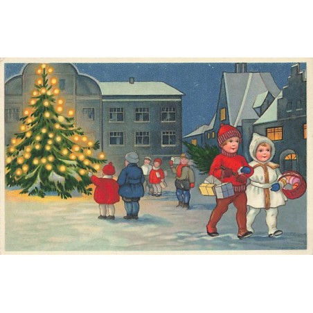 n°27221 - Noël - Place de village avec un sapin illuminé avec des bougies