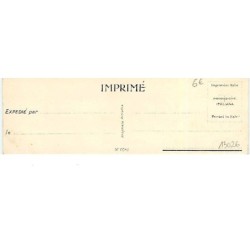 n°13026 - S. Bompard - Jeune femme portant un chien (format 4,5 x 14 cm)