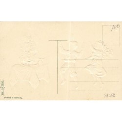 n°27368 - Carte Gaufrée - Noël - Frohe Weihnachten - Enfants dansant devant un sapin