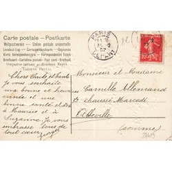 n°27419 - Carte Gaufrée - Bonne et Heureuse Année - Ange dans un drap, suspendu sous un crochet de balance
