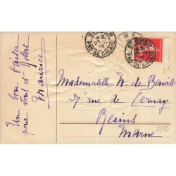 n°27579 - Carte Gaufrée - Bonne Année - Jeune couple sous un parapluie, la jeune fille portant un éphéméride