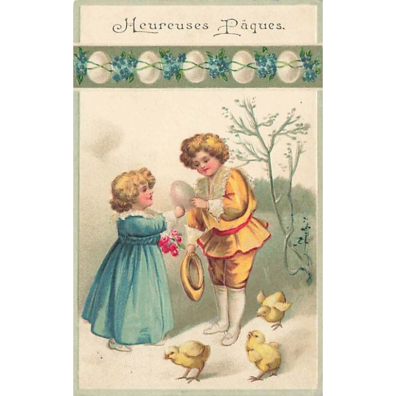 n°27585 - Carte Gaufrée - Clapsaddle - Heureuses Pâques - Jeune garçon offrant un oeuf à une fillette