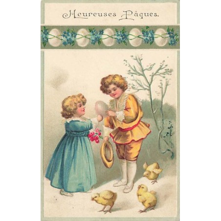 n°27585 - Carte Gaufrée - Clapsaddle - Heureuses Pâques - Jeune garçon offrant un oeuf à une fillette
