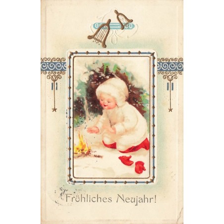 n°27733 - Carte Gaufrée - Clapsaddle - Fröhliches Neujahr -Enfant se réchauffant près d'un feu