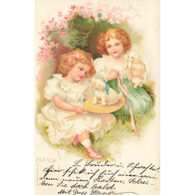 n°27748 - Fantaisie - Clapsaddle - Deux fillettes câlinant chacune un chiot