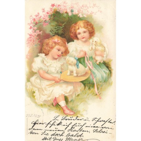 n°27748 - Fantaisie - Clapsaddle - Deux fillettes câlinant chacune un chiot