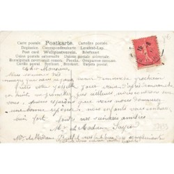 n°27833 - Carte Gaufrée - Fantaisie - Fillette sur une balançoire entourée de brins de muguet