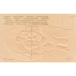 n°27835 - Carte Gaufrée 6859 - J'écoute enivré de bonheur ... - Couple assis sur un croissant de lune humanisé