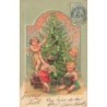 n°28020 - Carte Gaufrée - Joyeux Noël - Anges décorant un sapin