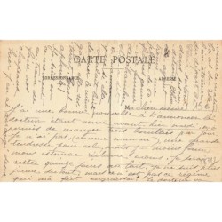 n°28312 - Carte Peinte à la Main - Femme portant une robe orange, et une boîte à chapeau