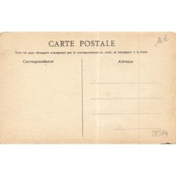 n°28314 - Carte Peinteà la Main - Susie - Jeune femme assise se protégeant de la pluie sous un parapluie