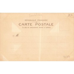 n°28397 - Fantaisie - Surréalisme - Grappe de groseille humanisée