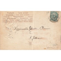 n°28467 - Carte Gaufrée - Visage d'une Femme de profil regardant des feuilles