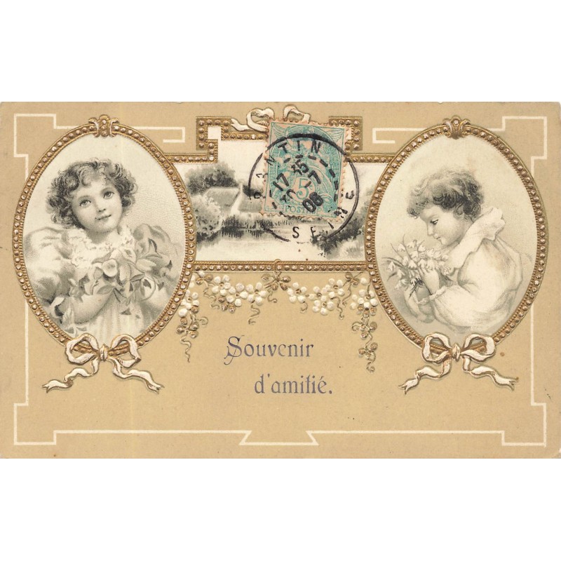 n°28496 - Carte Gaufrée - Clapsaddle - Souvenir d'amitié - Deux enfants dans deux médaillons