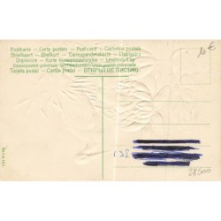 n°28500 - Carte Gaufrée - Série 101 - Une cigogne regardant deux bébés dans des fleurs de nénuphar